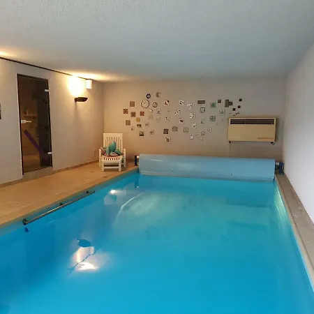 Mit Eigenem Pool Und Finnischer Sauna In * Witten