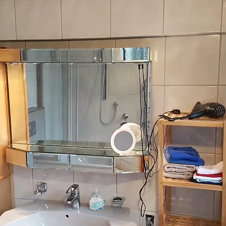 Mit Pool Und In Apartment