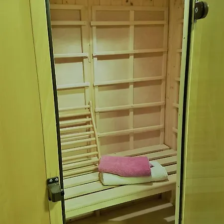 Mit Eigenem Pool Und Finnischer Sauna In Witten