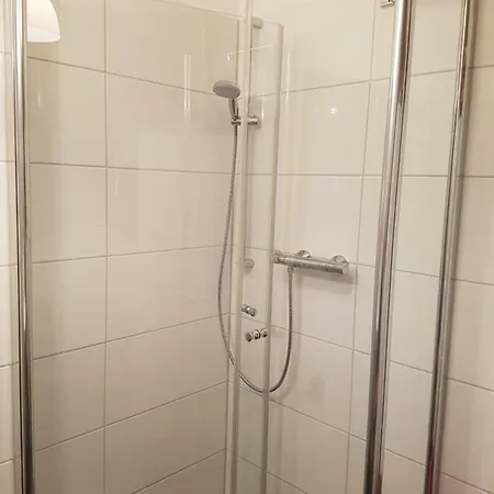 Apartment Mit Pool Und In *