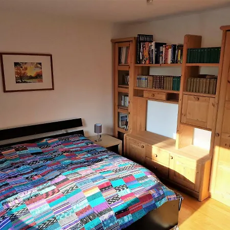 Mit Eigenem Pool Und Finnischer Sauna In Appartement